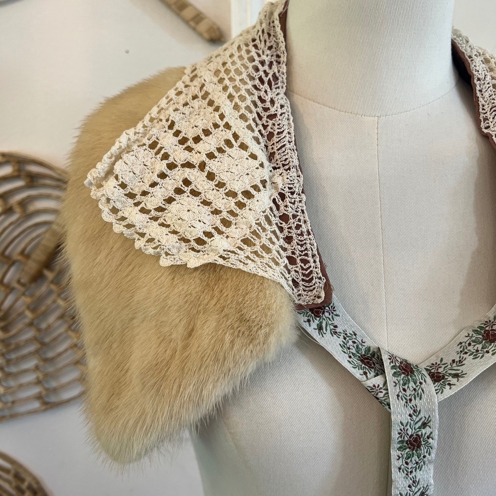Vintage Mink Fur Capelet Crochet Lace Collar Tie Shoulder Wrap Prairie Boho - Picture 3 of 8